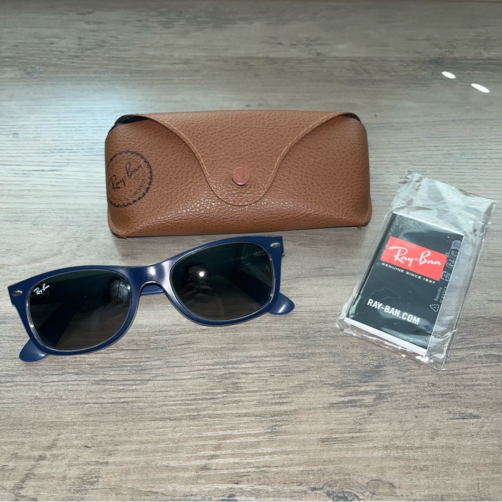 RayBan 2132 New Wayfarers Blue gray gradient lenses